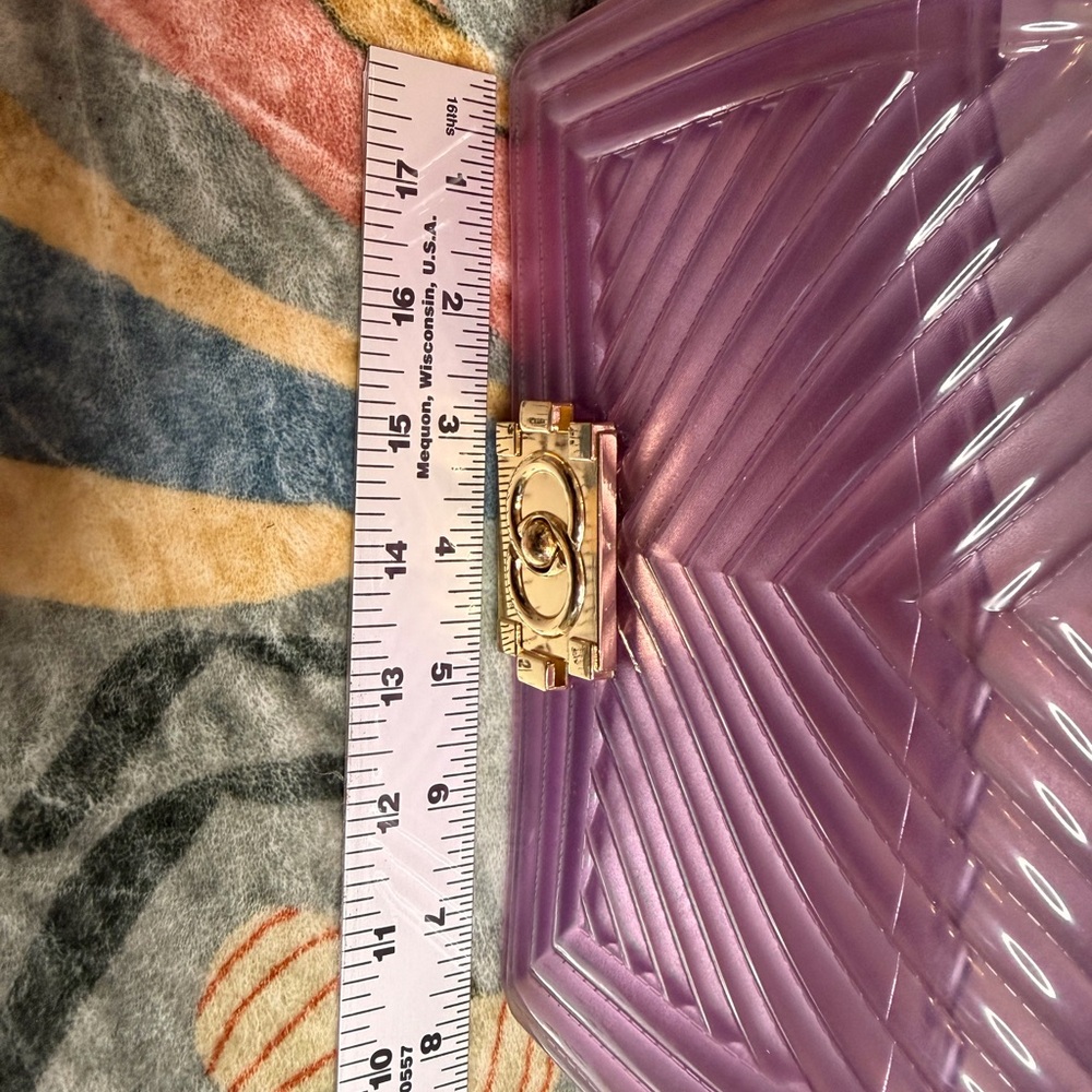 Chic Chevron Purple Crossbody Bag with Gold Chain - Picture 6 of 8